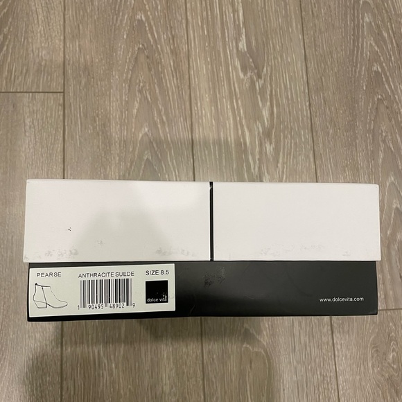 Size 8.5 Dolce Vita ankle boots - Picture 3 of 10